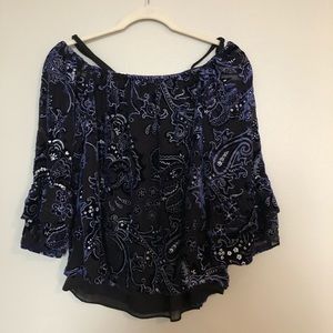 Beautiful off or on shoulder top